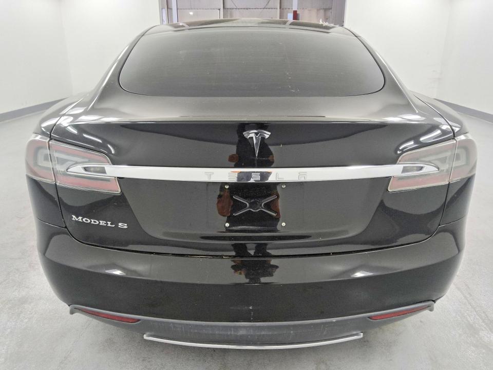 2013 Tesla Model s VIN 5YJSA1BG5DFP08693 COPART salvage auction — FRONT END, CA - CERTIFICATE OF TITLE, sold $3,650 on 2026-07-07 (photo 6)