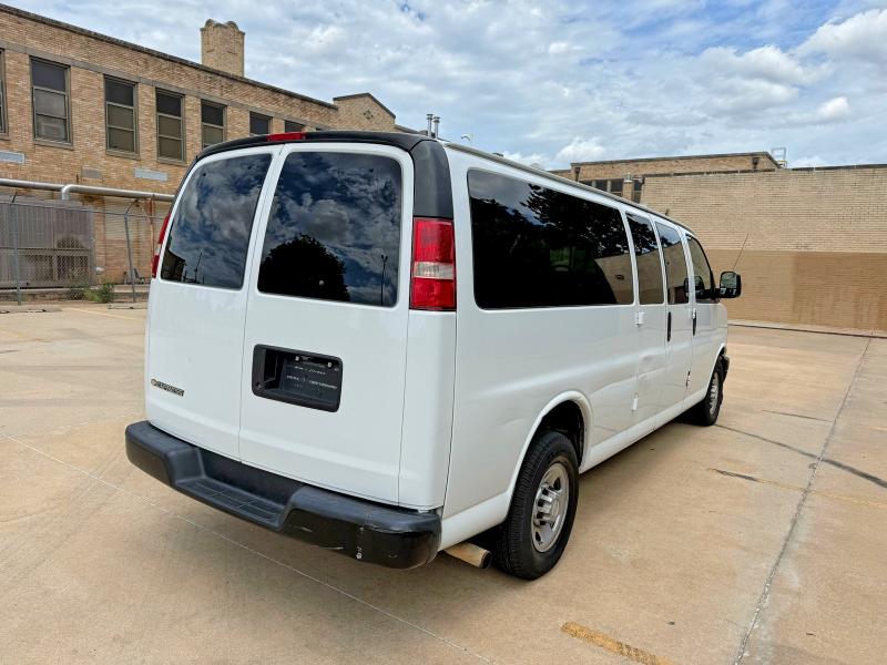 2017 Chevrolet Express VIN 1GAZGNFF6H1310163 COPART salvage auction — MINOR DENT/SCRATCHES, Tx - Certificate Of Title (P), sold $2,100 on 2026-07-02 (photo 4)