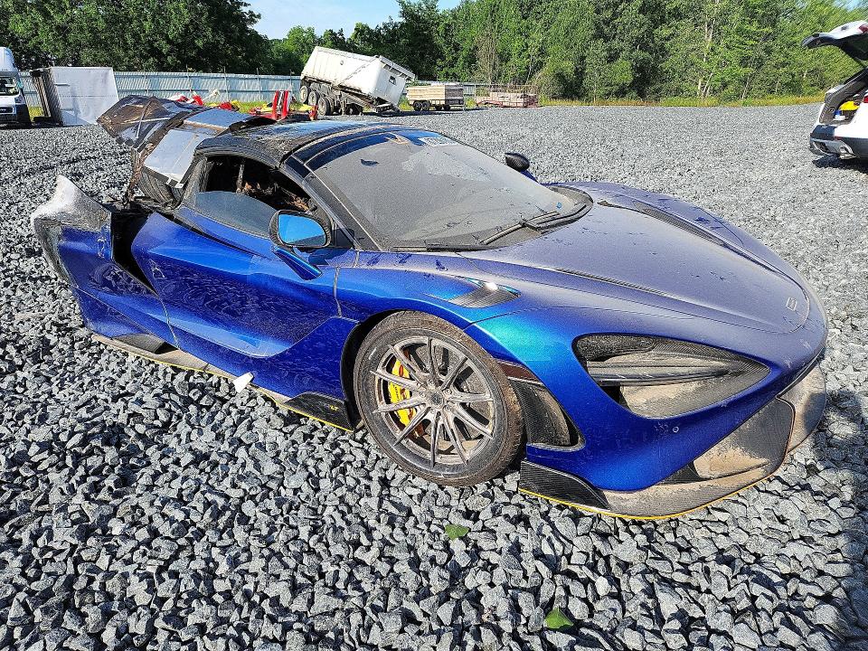 2022 Mclaren automotive 765lt VIN SBM14SCA0NW765729 COPART salvage auction — BURN, Mi - Scrap Certificate Of Title, sold $33,250 on 2026-08-14 (photo 4)