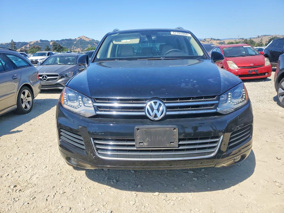 2013 Volkswagen Touareg VIN WVGEF9BP4DD013797 COPART salvage auction — MINOR DENT/SCRATCHES, Ca - Dis/Dlr/Exp App For Dup Clean, sold $2,950 on 2026-07-16 (photo 5)