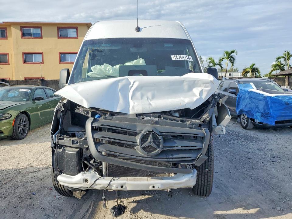 2025 Mercedes-benz Sprinter VIN W1Y4KCHY2SP755728 COPART salvage auction — FRONT END, Fl - Cert Of Title Slvg Rebuildable, sold $2,450 on 2026-07-29 (photo 5)