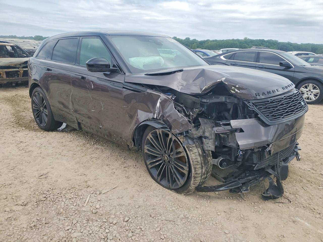 2026 Land Rover Range Rover Velar VIN SALYL2EX1TA826312 COPART salvage auction — Front End, KS - CERT OF TITLE-SALVAGE, sold $18,700 on 2026-07-09 (photo 4)