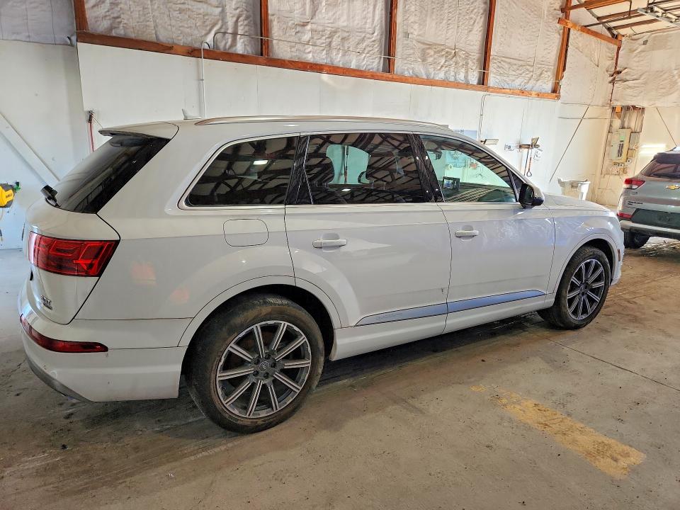 2018 Audi Q7 VIN WA1LAAF76JD027261 COPART salvage auction — NORMAL WEAR, Ky - Certificate Of Title, sold $6,200 on 2026-07-09 (photo 3)