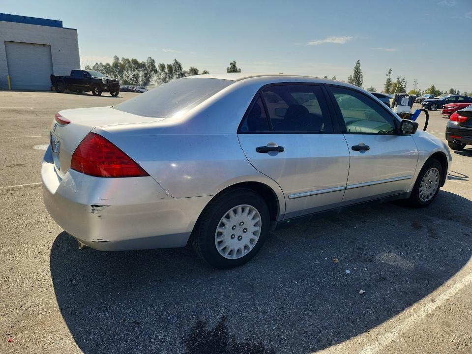 2007 Honda Accord VIN JHMCM56107C025759 COPART salvage auction — VANDALISM, Ca - Dis/Dlr/Exp Only Clean Title, sold $1,200 on 2026-07-07 (photo 3)