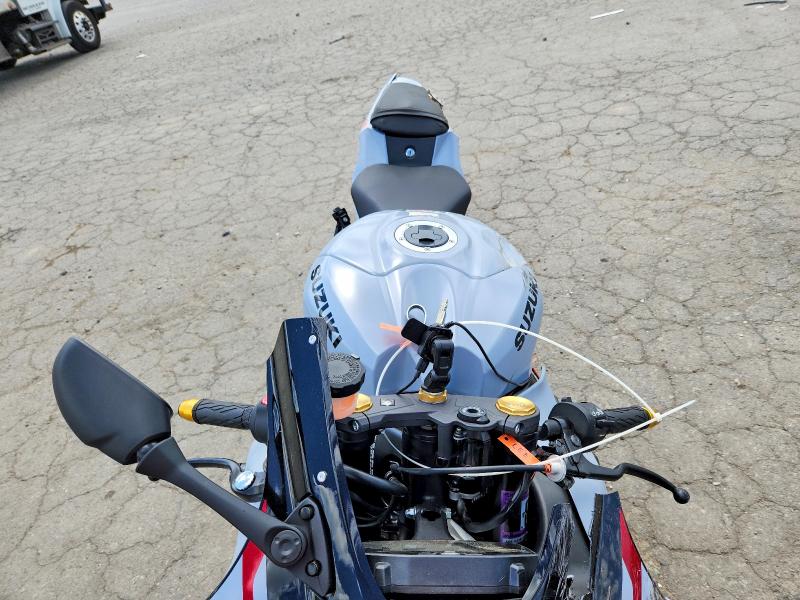 2024 Suzuki Gsx-r VIN JS1DM11B1R7100442 COPART salvage auction — ROLLOVER, Pa - Certificate Of Salvage, sold $6,200 on 2026-07-02 (photo 5)