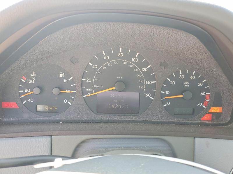 2000 Mercedes-benz E-klasse VIN WDBJF70JXYA985643 COPART salvage auction — REAR END, NC - SALVAGE CERTIFICATE OF TITLE, sold $225 on 2026-07-27 (photo 9)