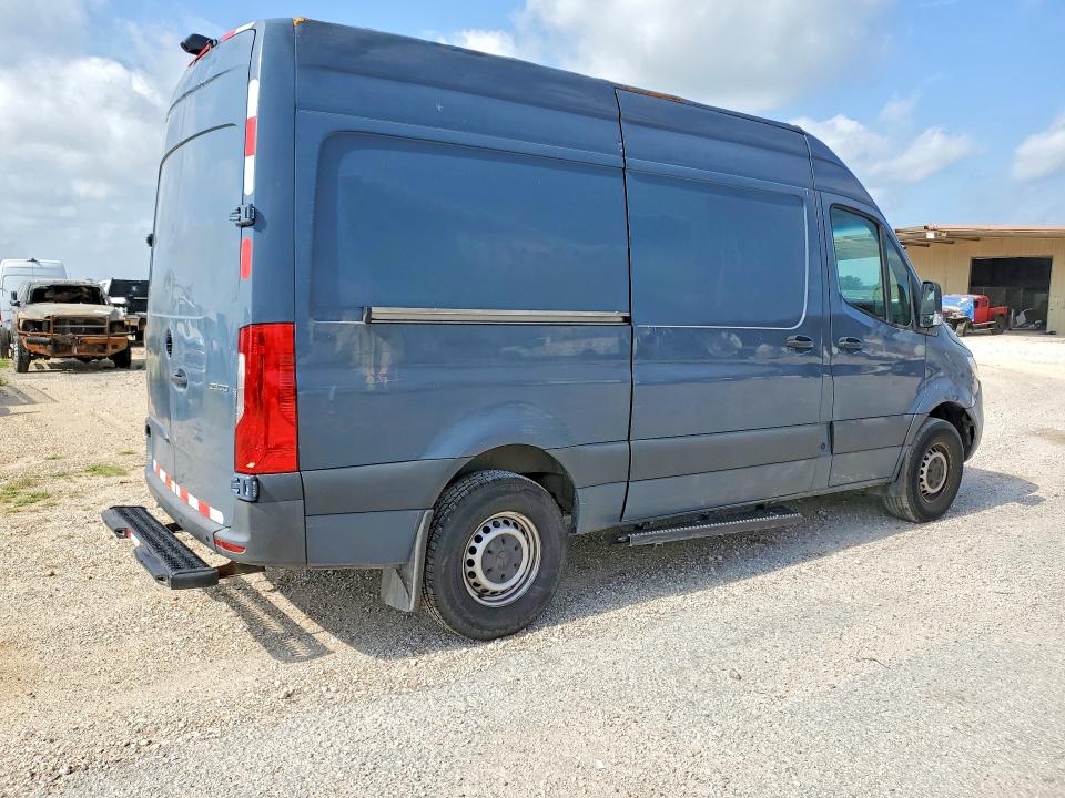 2019 Mercedes-benz VIN WD4PF0CD0KP047539 COPART salvage auction — ROLLOVER, Tx - Certificate Of Title, sold $9,400 on 2026-07-29 (photo 3)