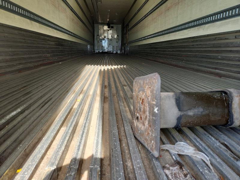 2015 Utility Vs2ra VIN 1UYVS2533FM408607 COPART salvage auction — UNDERCARRIAGE, IL - CERTIFICATE OF TITLE (P), sold $1,250 on 2026-07-07 (photo 9)