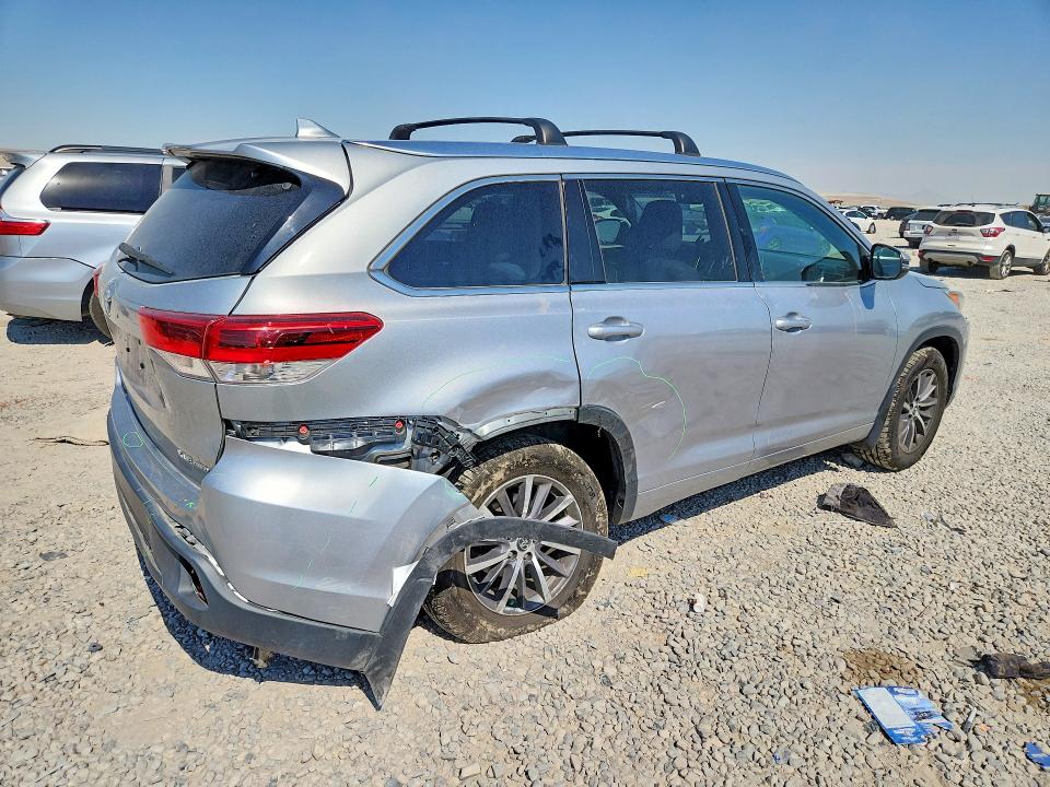 2017 Toyota VIN 5TDJZRFH6HS465225 COPART salvage auction — SIDE, UT - SALVAGE CERTIFICATE, sold $11,100 on 2026-07-31 (photo 3)