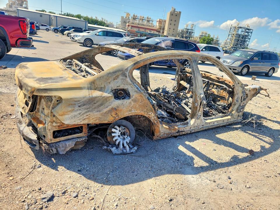 2012 BMW 7 series VIN WBAKA8C54CCY37832 COPART salvage auction — BURN, LA - CERT OF TITLE-SALVAGE, sold $125 on 2026-07-15 (photo 3)