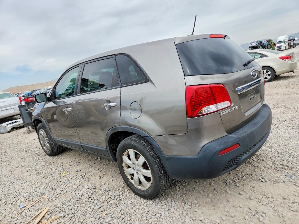 2013 Kia Sorento VIN 5XYKT3A14DG335402 COPART salvage auction — VANDALISM, Ut - Salvage Certificate, sold $1,400 on 2026-07-31 (photo 2)