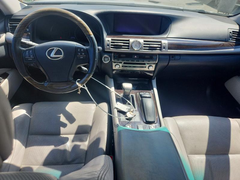 2014 Lexus Ls VIN JTHBL5EF0E5132517 COPART salvage auction — REAR END, Salvage Title, sold $2,750 on 2026-07-22 (photo 8)