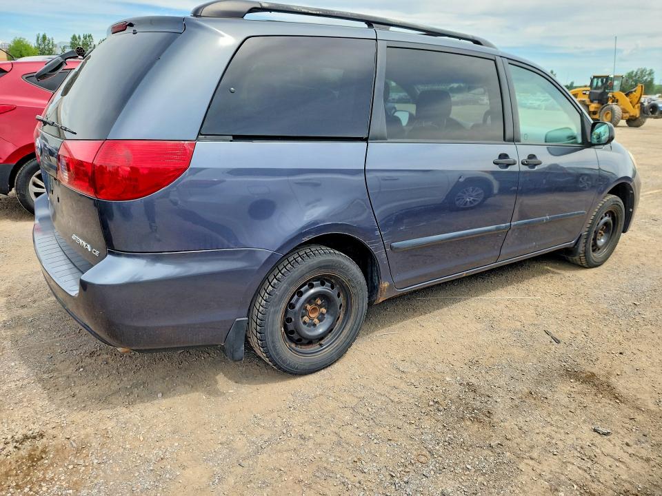 2007 Toyota VIN 5TDZK29C17S076036 COPART salvage auction — MINOR DENT/SCRATCHES, On - Permit No Brand - Unfit, sold $1,250 on 2026-07-29 (photo 3)