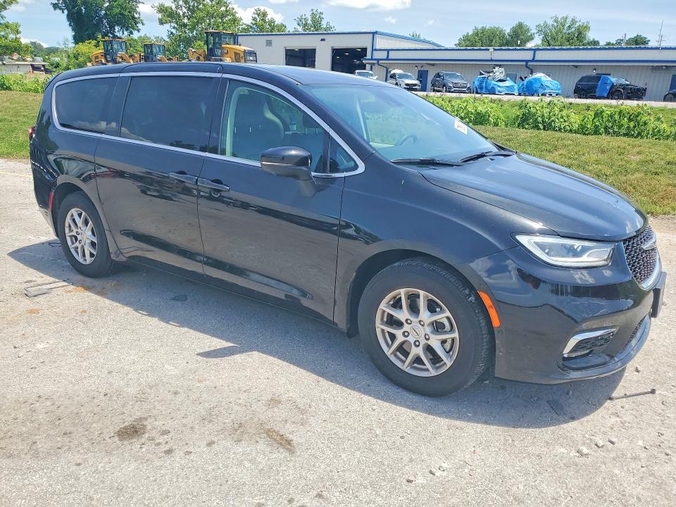 2023 Chrysler Pacifica VIN 2C4RC1BG9PR526867 COPART salvage auction — NORMAL WEAR, Mo - Certificate Of Title, sold $20,250 on 2026-07-02 (photo 4)