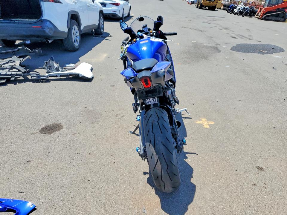 2025 Yamaha VIN JYARM38E6SA015575 COPART salvage auction — SIDE, Hi - Certificate Of Salvage, sold $2,450 on 2026-08-17 (photo 4)