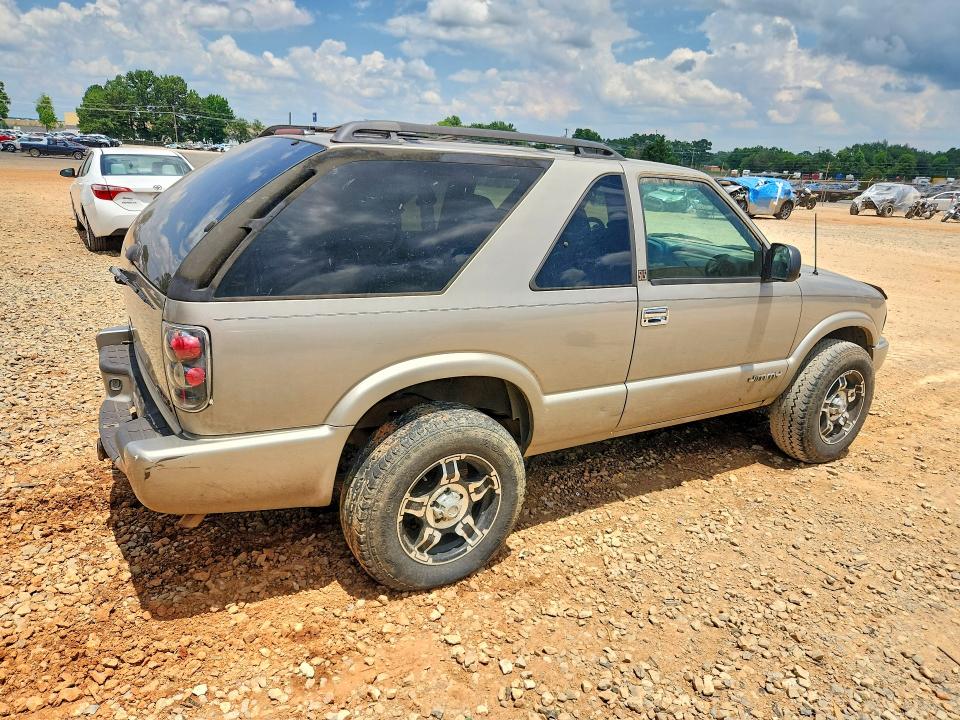 2000 Gmc Jimmy VIN 1GKCT18W5YK232858 COPART salvage auction — NORMAL WEAR, Tn - Certificate Of Title, sold $500 on 2026-07-29 (photo 3)