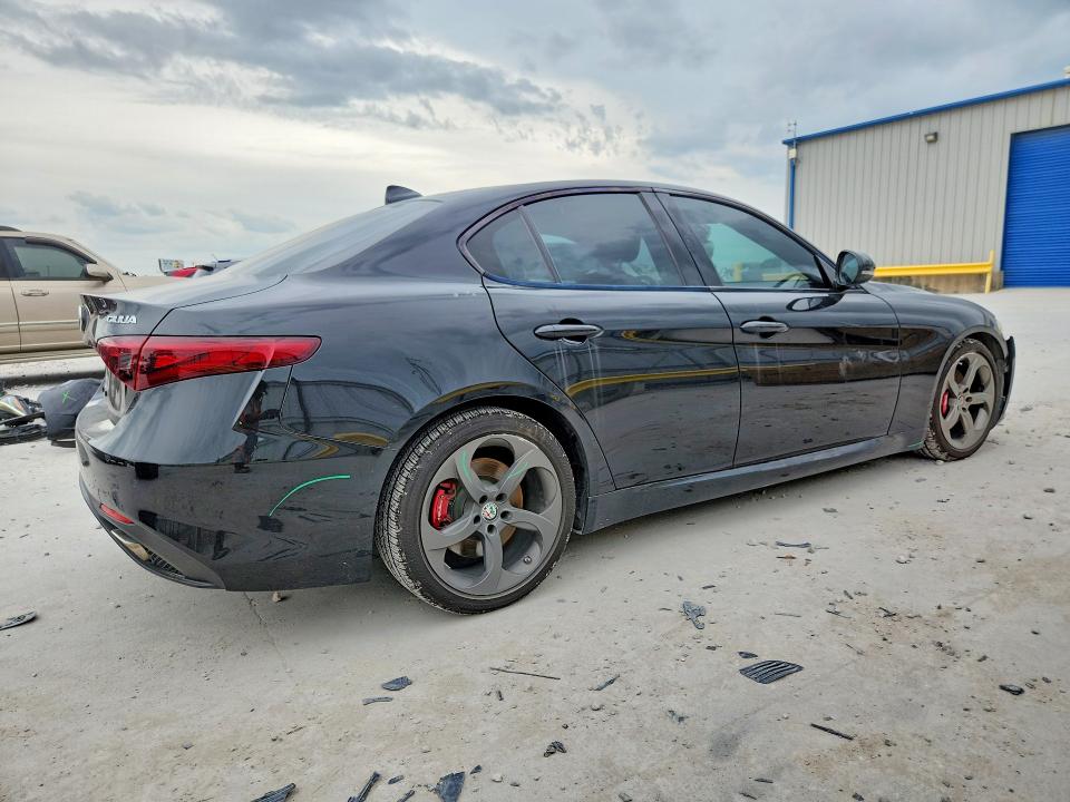 2018 Alfa romeo Giulia VIN ZARFAEBN8J7566189 COPART salvage auction — FRONT END, Tx - Salvage Vehicle Title, sold $2,100 on 2026-07-28 (photo 3)