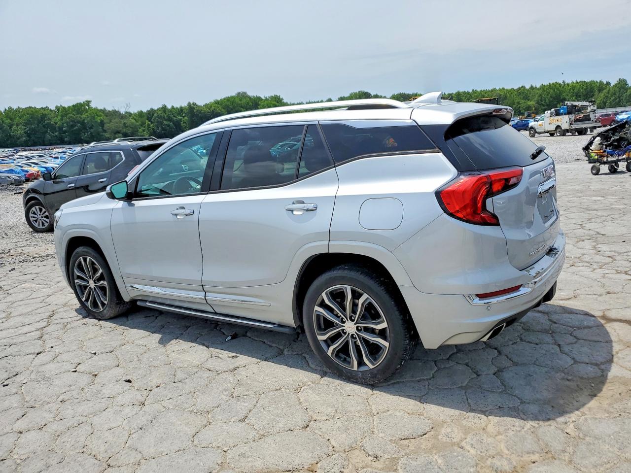 2018 GMC Terrain VIN 3GKALSEX9JL168984 COPART salvage auction — Minor Dent/Scratches, TN - SALVAGE CERTIFICATE, sold $9,200 on 2026-07-09 (photo 2)