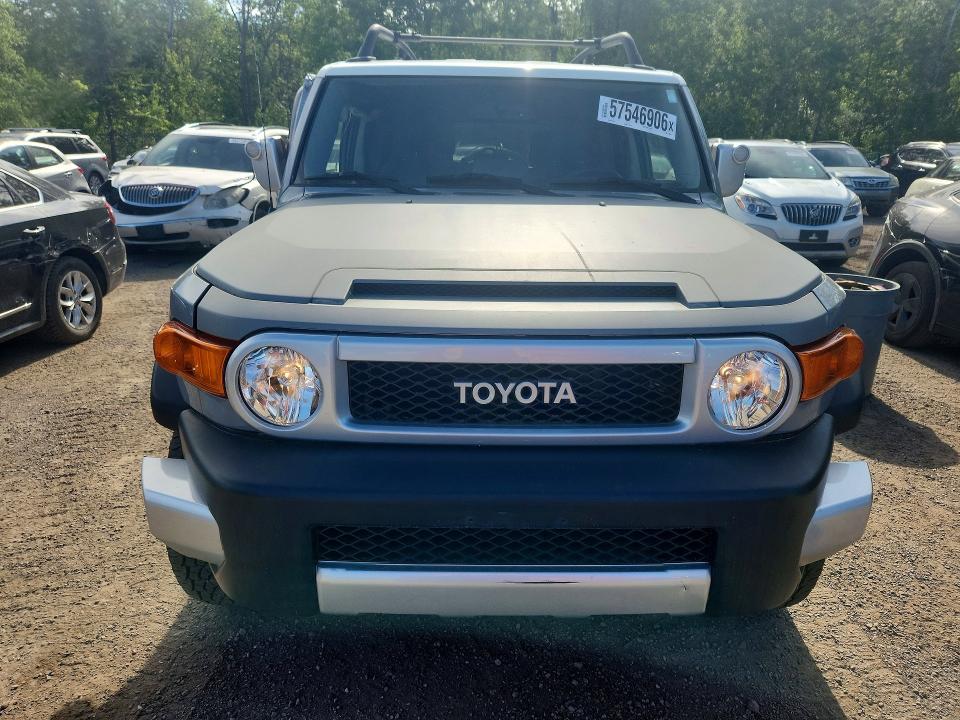 2014 Toyota Fj cruiser VIN JTEBU4BF0EK179010 COPART salvage auction — SIDE, On - Permit Salvage, sold $13,800 on 2026-07-02 (photo 5)