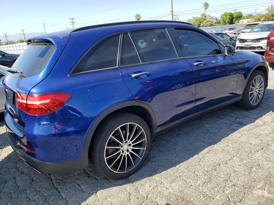 2017 Mercedes-benz Glc VIN WDC0G4JB4HF197289 COPART salvage auction — MINOR DENT/SCRATCHES, Ca - Dis/Dlr/Exp Only Clean Title, sold $7,000 on 2026-07-09 (photo 3)