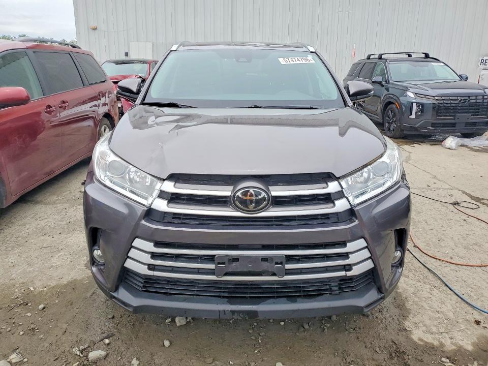 2017 Toyota VIN 5TDJZRFH2HS456991 COPART salvage auction — FRONT END, Nj - Cert Of Title-Salvage, sold $9,400 on 2026-07-22 (photo 5)