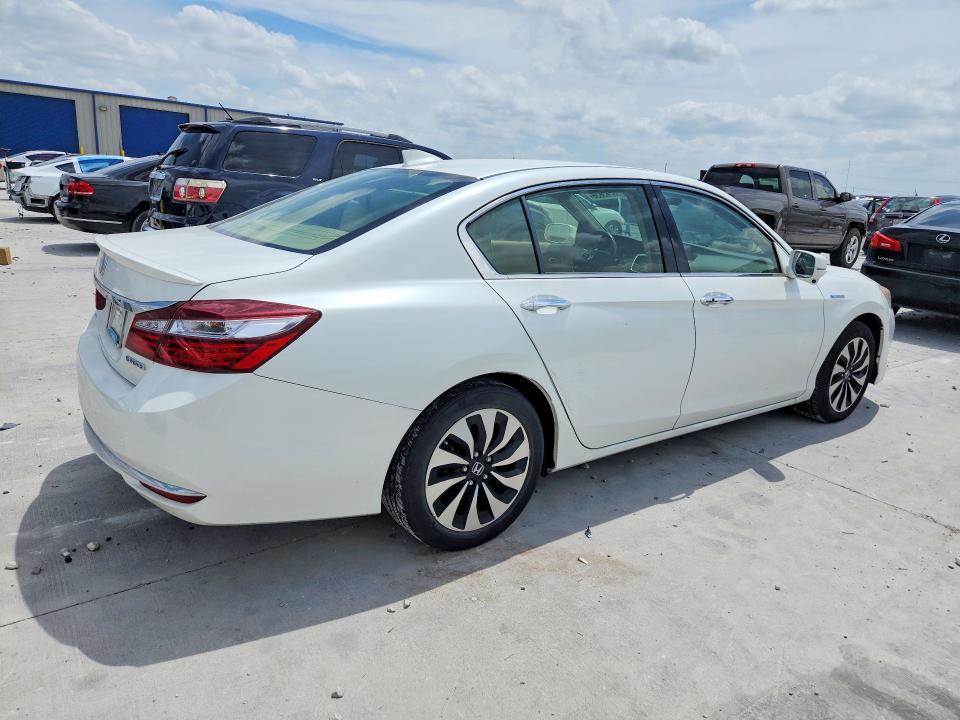 2017 Honda VIN JHMCR6F57HC011479 COPART salvage auction — SIDE, Tx - Salvage Vehicle Title, sold $5,100 on 2026-07-24 (photo 3)