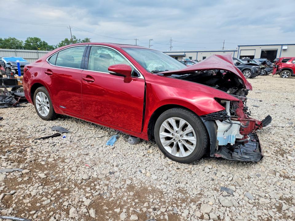 2013 Lexus ES VIN JTHBW1GG4D2028375 COPART salvage auction — FRONT END, IL - SALVAGE CERTIFICATE, sold $775 on 2026-07-10 (photo 4)