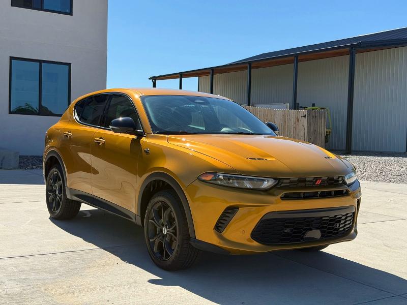 2024 Dodge Hornet VIN ZACNDFANXR3A37143 COPART salvage auction — NORMAL WEAR, Co - Dis/Dlr/Exp Only Clean Title (P), sold $6,400 on 2026-07-27 (photo 1)