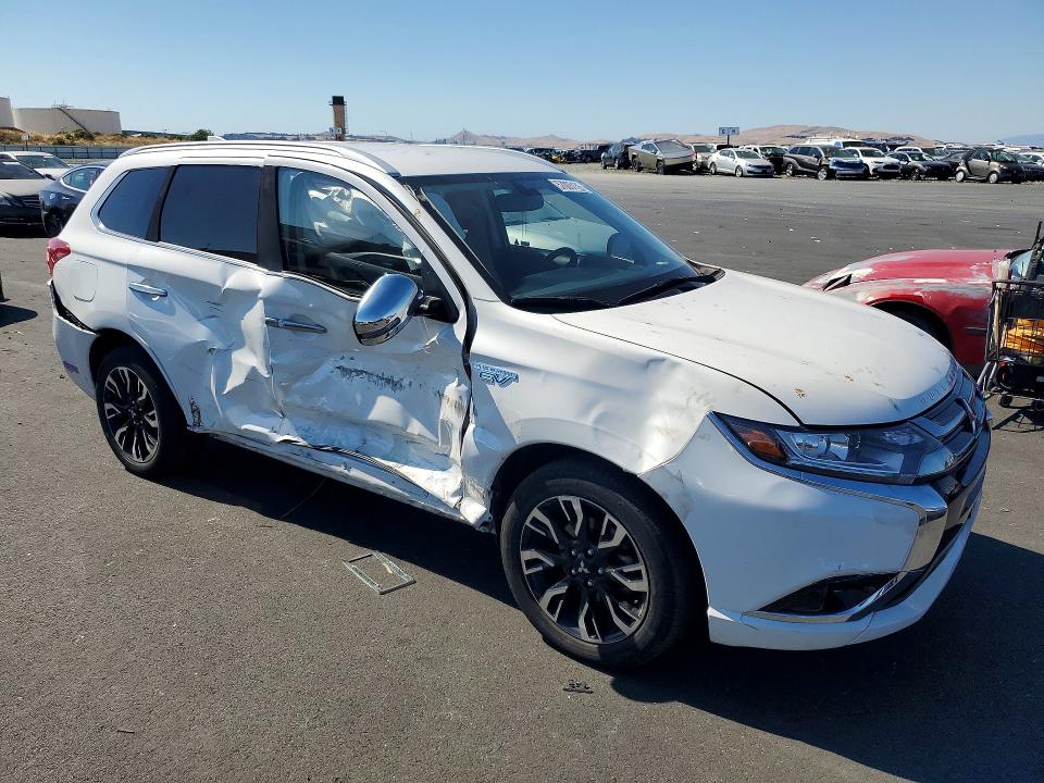 2018 Mitsubishi Outlander VIN JA4J24A56JZ045564 COPART salvage auction — SIDE, Ca - Salvage Certificate, sold $4,150 on 2026-08-03 (photo 4)