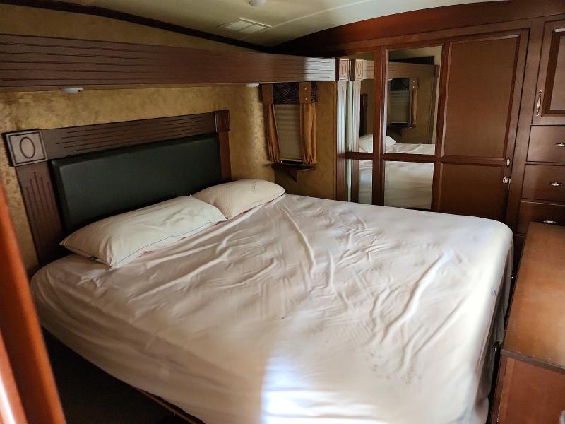 2014 Cedar creek Fifth wheel VIN 4X4FCRM22ES210283 COPART salvage auction — ALL OVER, IL - SALVAGE CERTIFICATE, sold $1,700 on 2026-07-30 (photo 5)