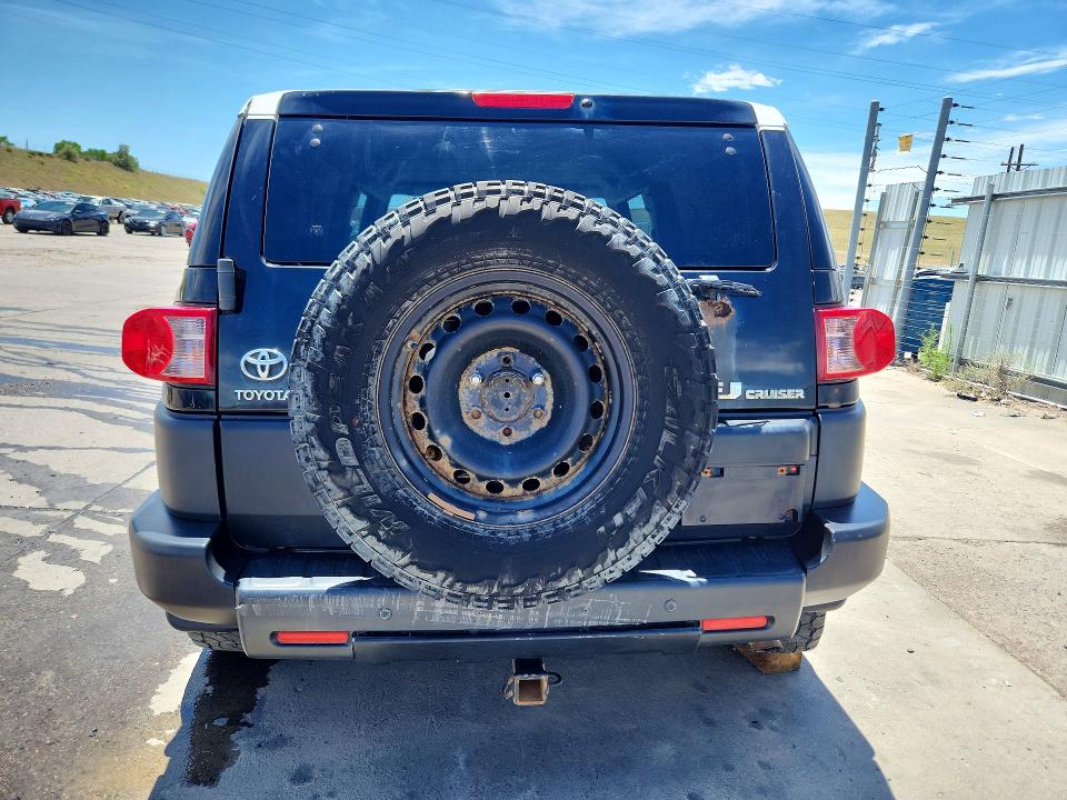 2007 Toyota Fj cruiser VIN JTEBU11F270086875 COPART salvage auction — FRONT END, Co - Public - Salvage Title, sold $2,900 on 2026-07-27 (photo 6)