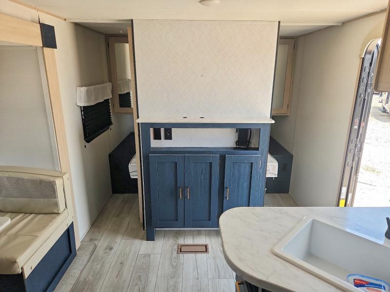 2025 Avenger Trailer VIN 5ZT2AVNB6SB940595 COPART salvage auction — HAIL, TX - CERTIFICATE OF TITLE, sold $7,300 on 2026-08-25 (photo 5)
