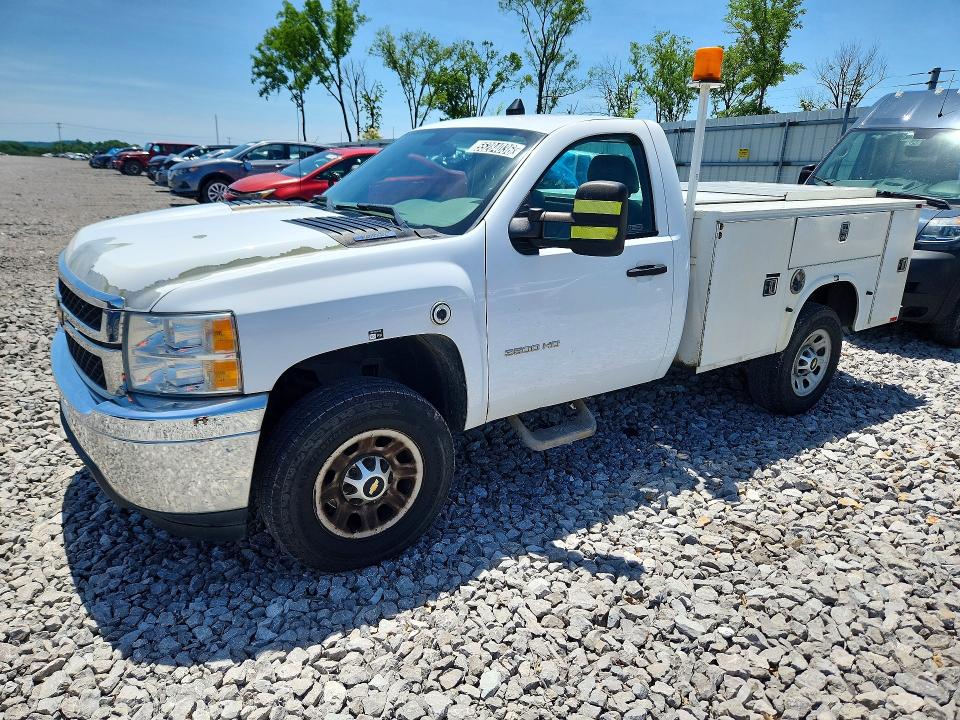 2013 Chevrolet Silverado 3500 VIN 1GB3KZCG4DF239367 — COPART salvage auction photo