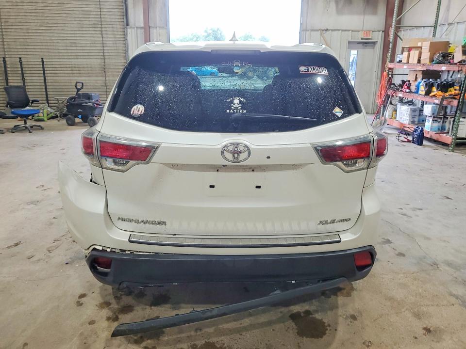 2016 Toyota VIN 5TDJKRFH5GS352661 COPART salvage auction — FRONT END, Salvage Title, sold $300 on 2026-07-24 (photo 6)