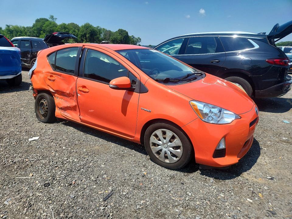 2013 Toyota Prius VIN JTDKDTB36D1039570 COPART salvage auction — REAR END, Ma - Cert Of Title-Reconstrctd Coll, sold $675 on 2026-07-29 (photo 4)