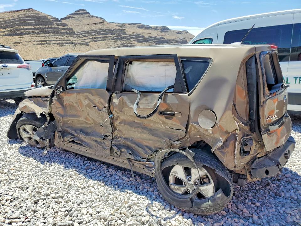 2016 Kia Soul VIN KNDJN2A24G7332820 COPART salvage auction — SIDE, Nv - Salvage Title, sold $275 on 2026-07-08 (photo 2)