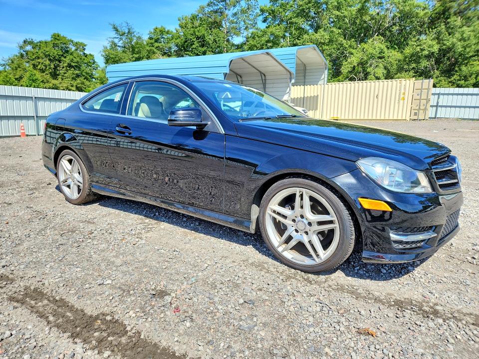 2015 Mercedes-benz C-klasse VIN WDDGJ4HB3FG431561 COPART salvage auction — SIDE, Sc - Cert Of Title-Salvage, sold $325 on 2026-07-28 (photo 4)