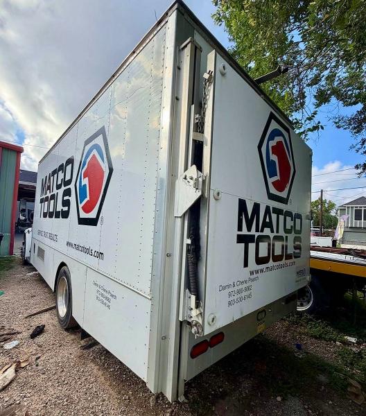 2014 Freightliner M2 VIN 1FVACWDT7HHHV2253 COPART salvage auction — MINOR DENT/SCRATCHES, TX - SALVAGE VEHICLE TITLE (P), sold $6,000 on 2026-07-09 (photo 3)