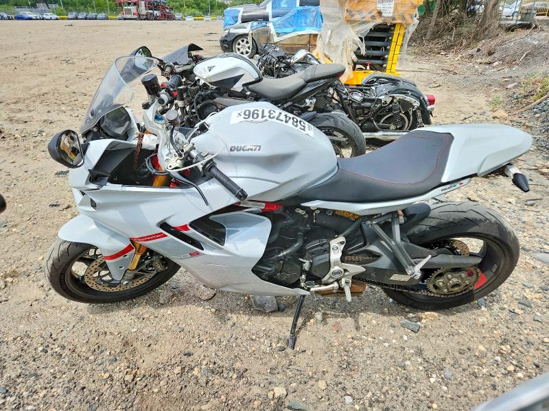 2024 Ducati Supersport VIN ZDMVABDS6RB006370 COPART salvage auction — FRONT END, DC - CERTIFICATE OF TITLE, sold $6,800 on 2026-07-09 (photo 3)
