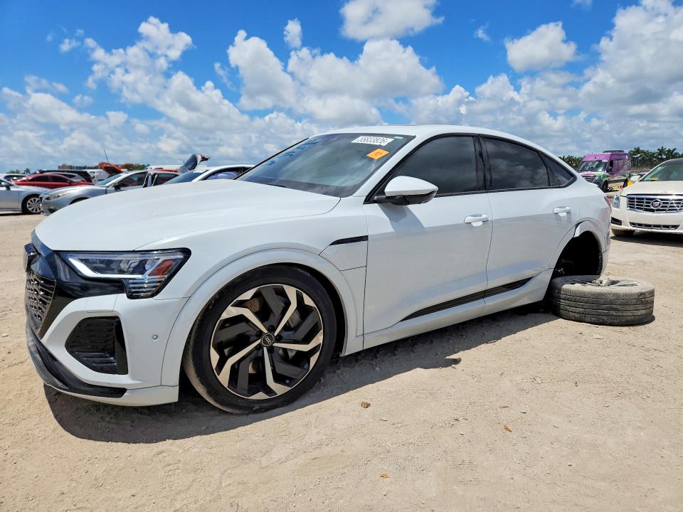 2024 Audi Q8 VIN WA1CAAGE0RB062575 — COPART salvage auction photo