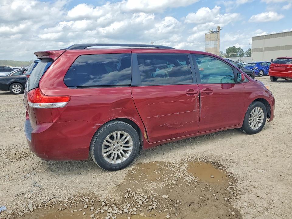 2011 Toyota Sienna VIN 5TDYK3DCXBS127910 COPART salvage auction — MINOR DENT/SCRATCHES, Mo - Duplicate Title, sold $2,250 on 2026-07-02 (photo 3)