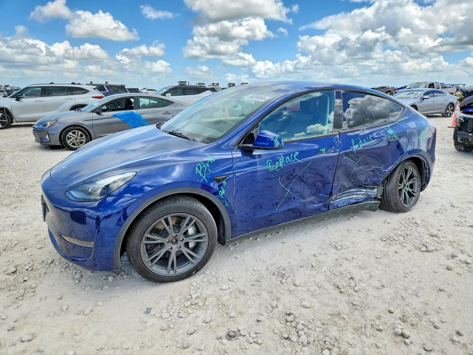 2024 Tesla Model y VIN 7SAYGAEEXRF115490 COPART salvage auction — SIDE, TX - SALVAGE VEHICLE TITLE (P), sold $13,700 on 2026-07-16 (photo 1)