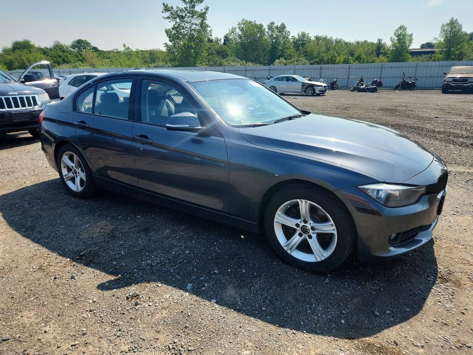 2015 BMW 3er VIN WBA3C3C59FK202035 COPART salvage auction — SIDE, Ma - Cert Of Title-Reconstrctd Coll, sold $725 on 2026-07-15 (photo 4)