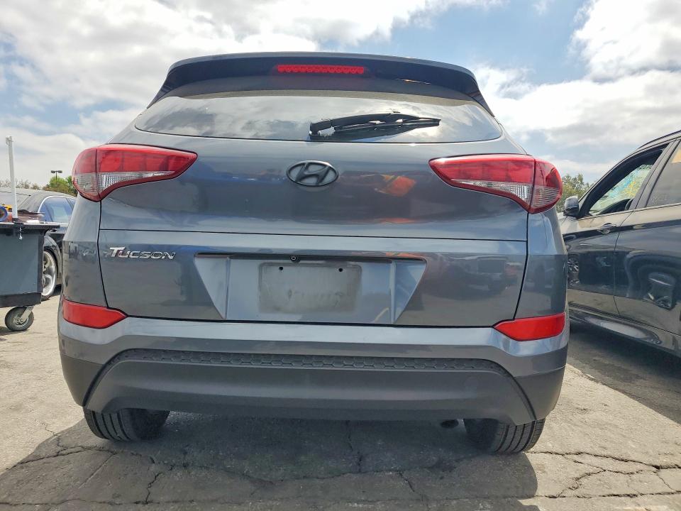 2017 Hyundai Tucson VIN KM8J23A47HU396252 COPART salvage auction — MINOR DENT/SCRATCHES, Ca - Dis/Dlr/Exp Only Clean Title, sold $1,550 on 2026-07-04 (photo 6)