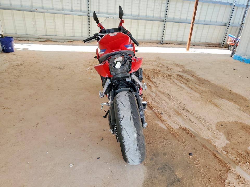 2026 Honda Cbr VIN MLHRH1558T5201451 COPART salvage auction — SIDE, Tx - Salvage Vehicle Title, sold $1,450 on 2026-07-30 (photo 4)