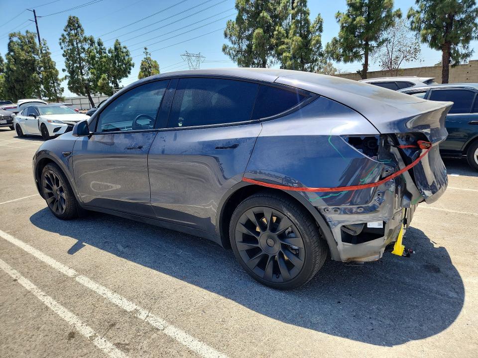 2021 Tesla Model y VIN 5YJYGDEEXMF157438 COPART salvage auction — REAR END, CA - SALVAGE CERTIFICATE, sold $500 on 2026-07-28 (photo 2)