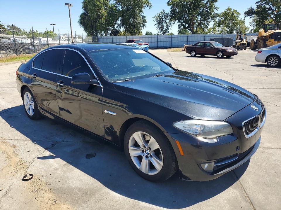 2013 BMW VIN WBAXG5C59DDY33838 COPART salvage auction — MINOR DENT/SCRATCHES, Ca - Dis/Dlr/Exp App For Dup Salvag, sold $450 on 2026-07-05 (photo 4)