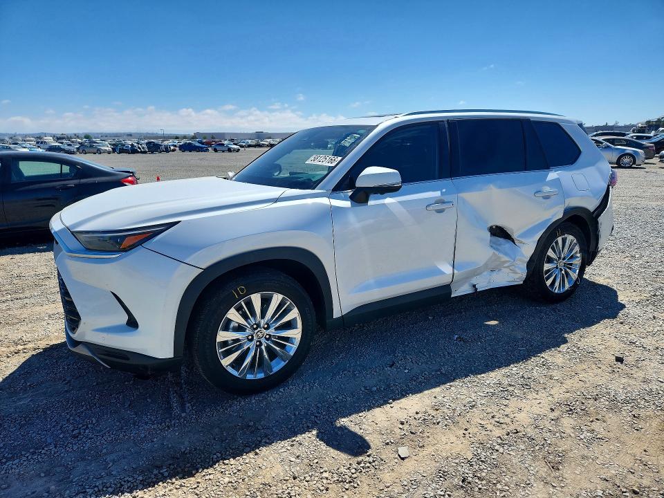 2025 Toyota Highlander VIN 5TDAAAB51SS075449 — COPART salvage auction photo