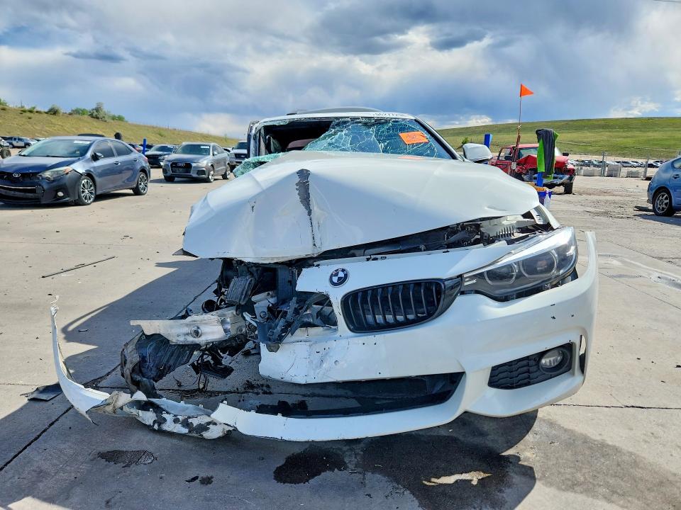 2020 BMW 4er VIN WBA4W5C0XLAE51492 COPART salvage auction — SIDE, CO - PUBLIC - SALVAGE TITLE, sold $1,400 on 2026-08-10 (photo 5)