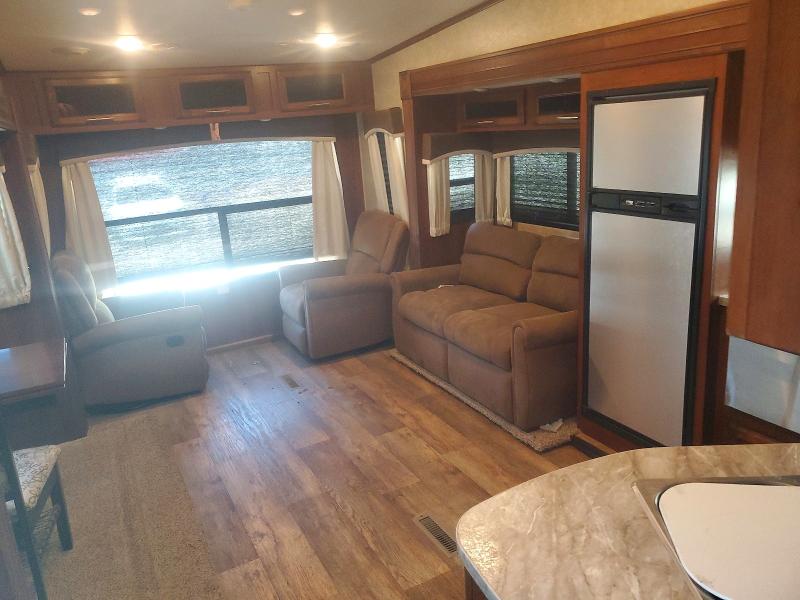 2018 Jay Trailers VIN 1UJCJ0BP511PN0400 COPART salvage auction — VANDALISM, IA - CERTIFICATE OF TITLE, sold $675 on 2026-08-18 (photo 7)